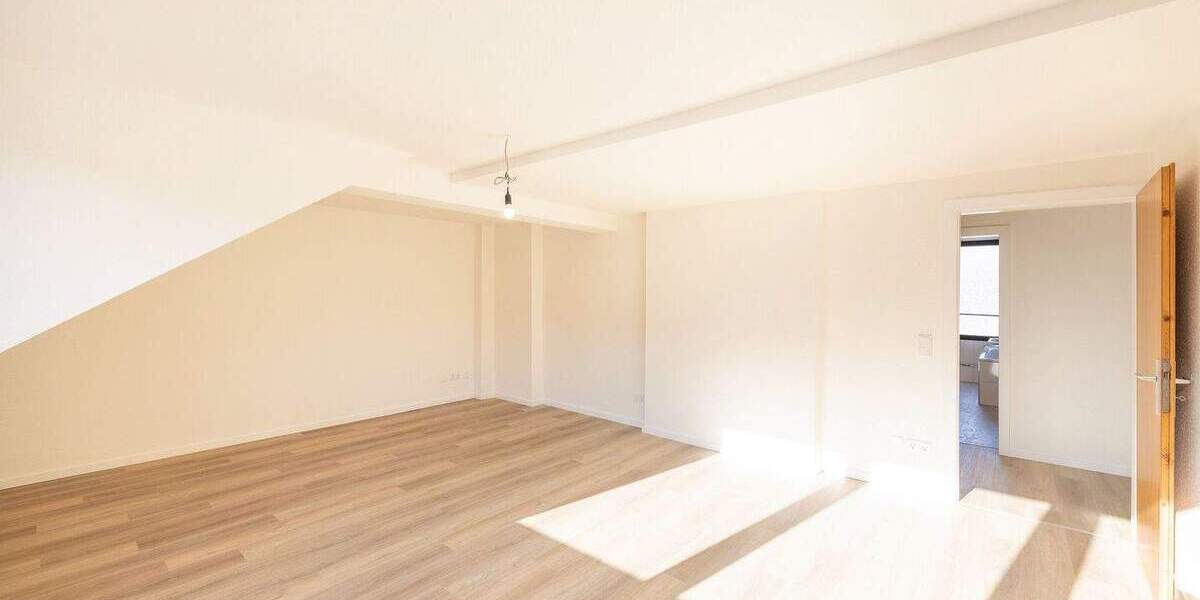 Etagenwohnung Düsseldorf Flingern Nord - 2 Zimmer, 82 m&sup2;, 1.360&euro; | Angebot:25318712