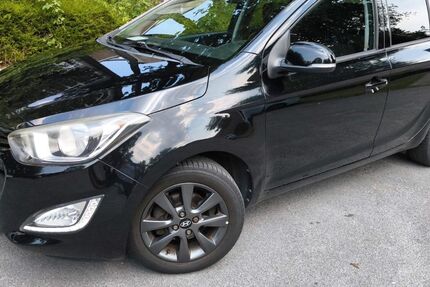 Hyundai i20 64.000 km 6.800 &euro; Neuss 41464