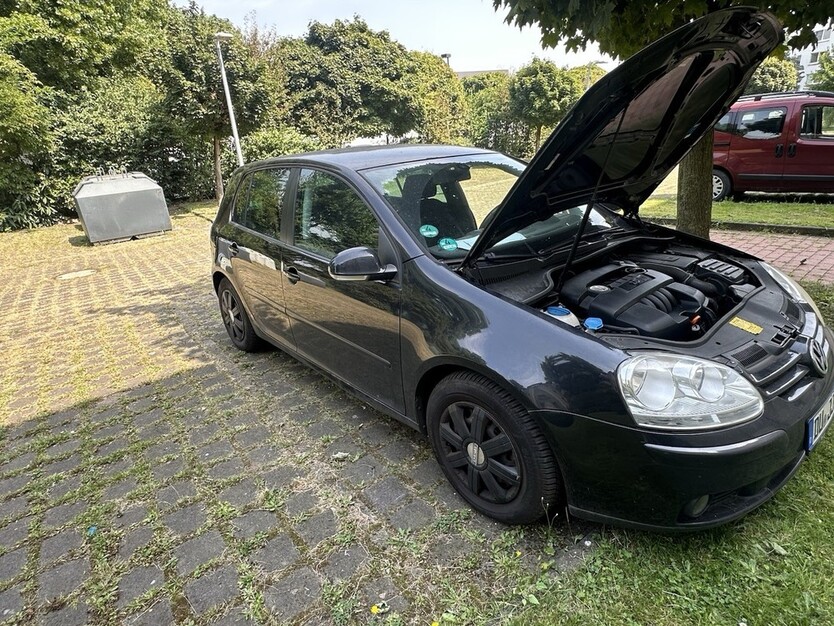 VW Golf V 171.000 km 2.600 € Duisburg 47051