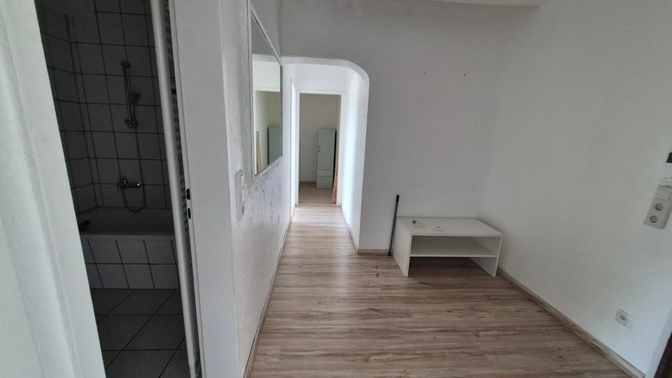 Etagenwohnung Duisburg Rheinhausen - 2.5 Zimmer, 49 m&sup2;, 95.000&euro; | Angebot:27000609