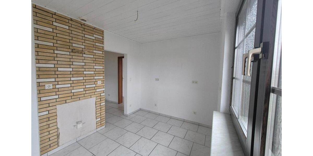 Dachgeschoßwohnung Duisburg Hochheide - 2 Zimmer, 90 m&sup2;, 896&euro; | Angebot:26068541