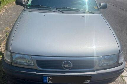 Opel Astra 81.000 km 2.250 &euro; Meerbusch 40670