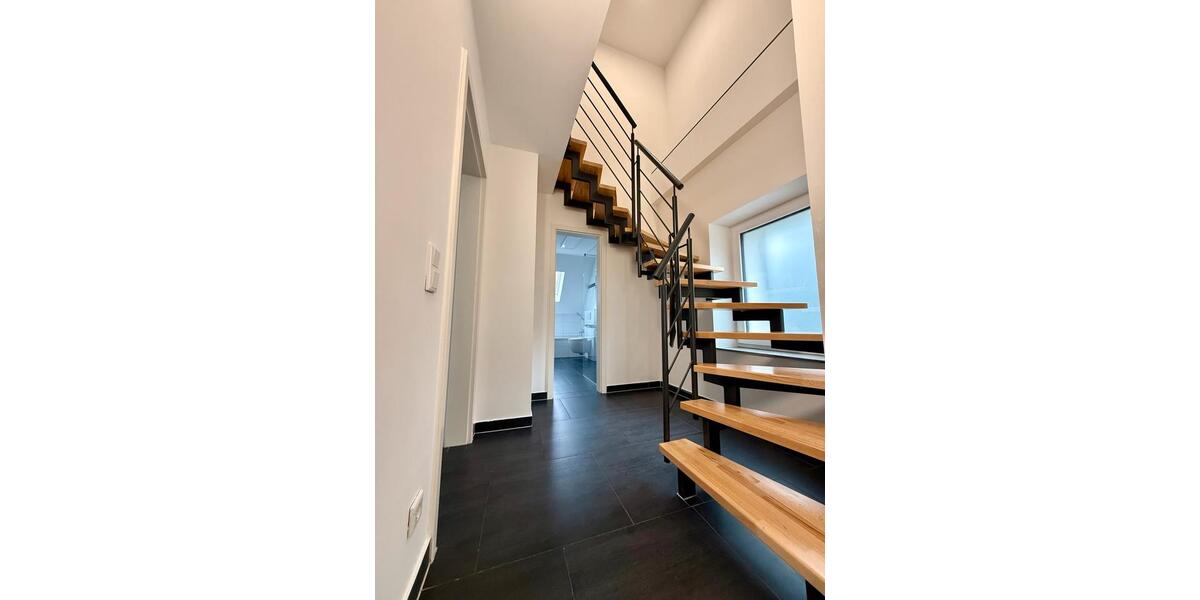 Maisonettenwohnung Moers - 4 Zimmer, 125 m&sup2;, 1.350&euro; | Angebot:25102167