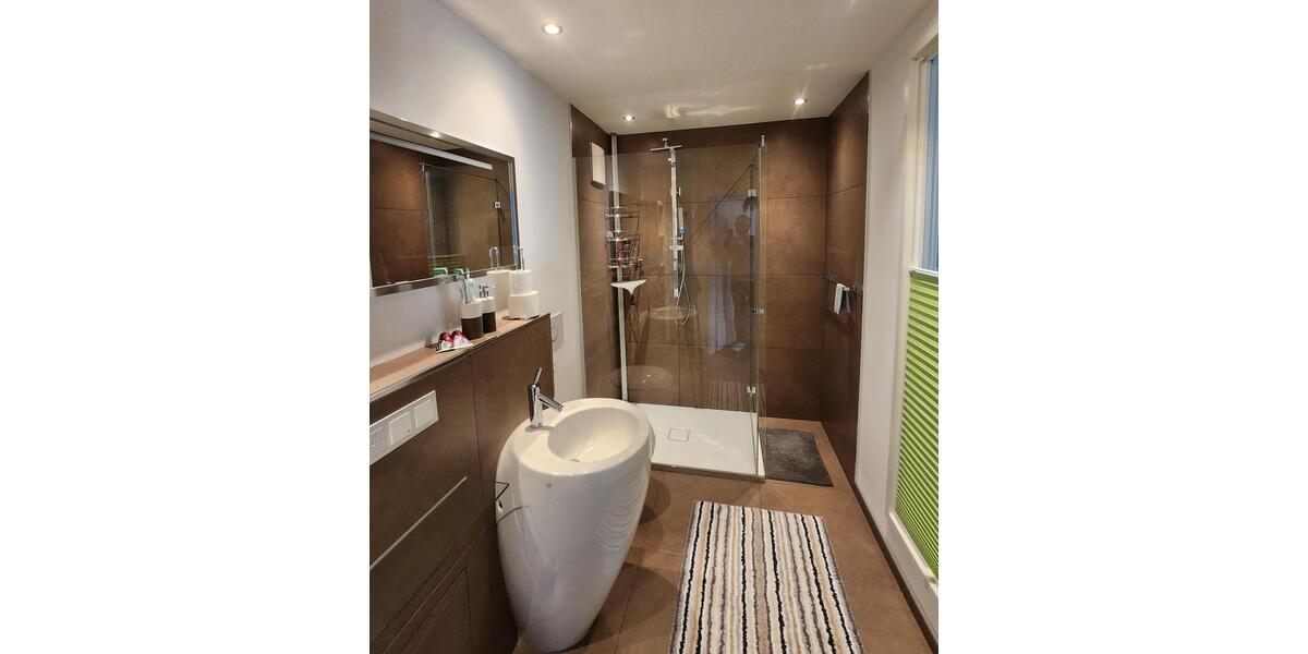 Etagenwohnung Duisburg - 2 Zimmer, 67 m&sup2;, 900&euro; | Angebot:26085233
