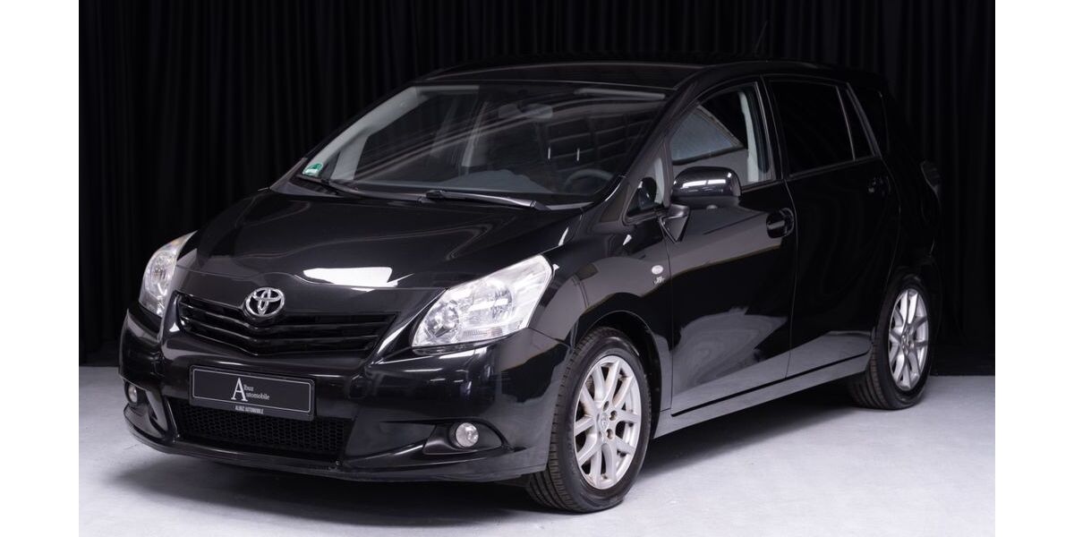 Toyota Verso 230.911 km 4.989 &euro; Düsseldorf 40211
