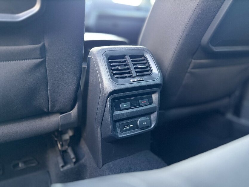 Tiguan R-Line / 4Motion / Pano / Kamera / AAC