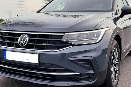 VW Tiguan 74.500 km 23.490 &euro; Neuss 41472
