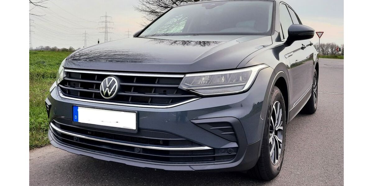 VW Tiguan 74.500 km 23.490 &euro; Neuss 41472