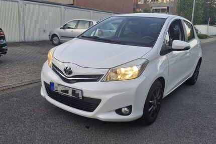 Toyota Yaris 68.100 km 8.950 &euro; Düsseldorf 40599