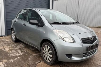 Toyota Yaris 80.000 km 3.999 &euro; Duisburg 47239