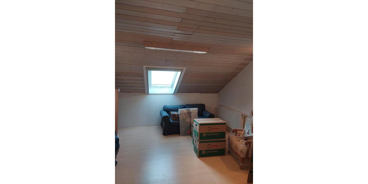 Reihenhaus Hünxe - 7 Zimmer, 250 m&sup2;, 2.200&euro; | Angebot:26295244