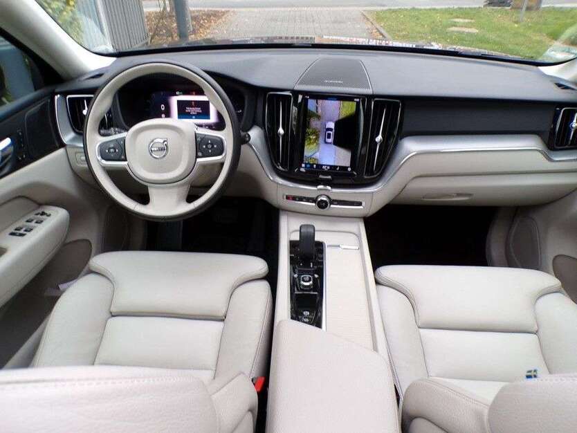 Volvo XC60 99.000 km 36.840 € Düsseldorf 40468