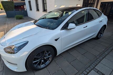 Tesla Model 3 41.000 km 29.999 &euro; Duisburg 47259