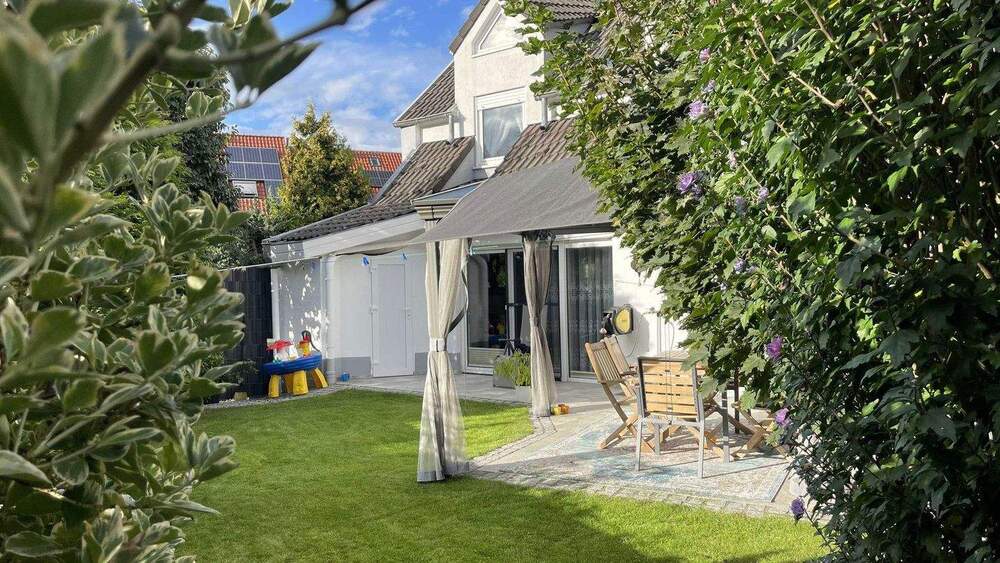 Reihenendhaus Rheinberg - 8 Zimmer, 255 m&sup2;, 749.000&euro; | Angebot:24856052