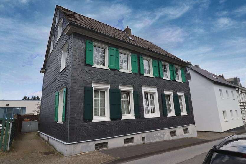 Haus zum Kaufen in Solingen 349.000 € 199 m²