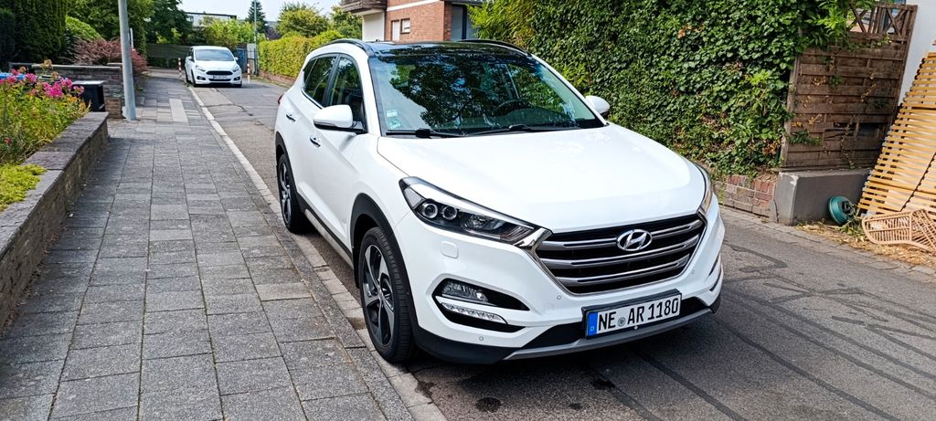 Hyundai TUCSON 144.000 km 16.900 &euro; Kaarst 41564