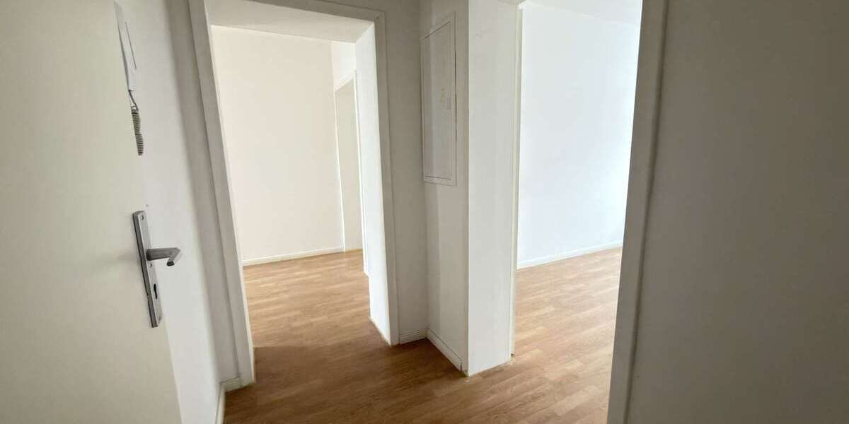 Exklusives Investment: Kernsaniertes Mehrfamilienhaus mit Balkon und Terrasse - Mehrfamilienhaus, Wohnhaus Gelsenkirchen Gelsenkirchen-West | Angebot:25751689