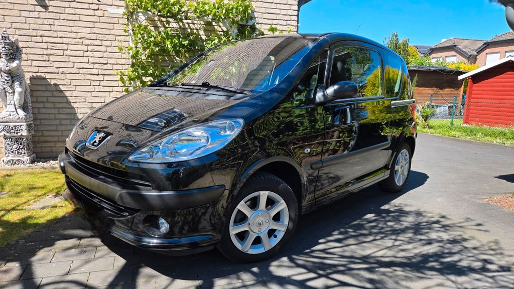 Peugeot 1007 76.000 km 4.600 &euro; Duisburg 47228