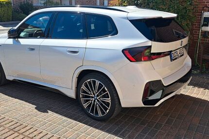 BMW iX1 22.000 km 45.600 &euro; Duisburg 47269
