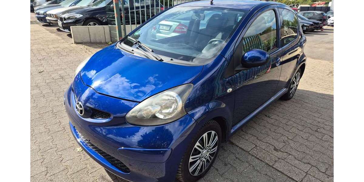 Toyota Aygo 73.500 km 3.399 &euro; Bottrop 46242