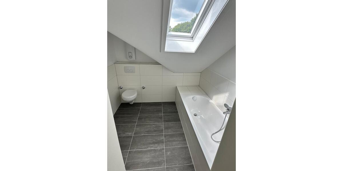 Dachgeschoßwohnung Gelsenkirchen Gelsenkirchen-Nord - 3 Zimmer, 61 m&sup2;, 700&euro; | Angebot:25635942