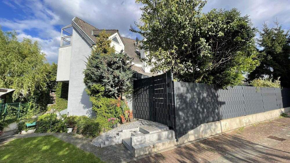 Reihenendhaus Rheinberg - 8 Zimmer, 255 m&sup2;, 749.000&euro; | Angebot:24856052