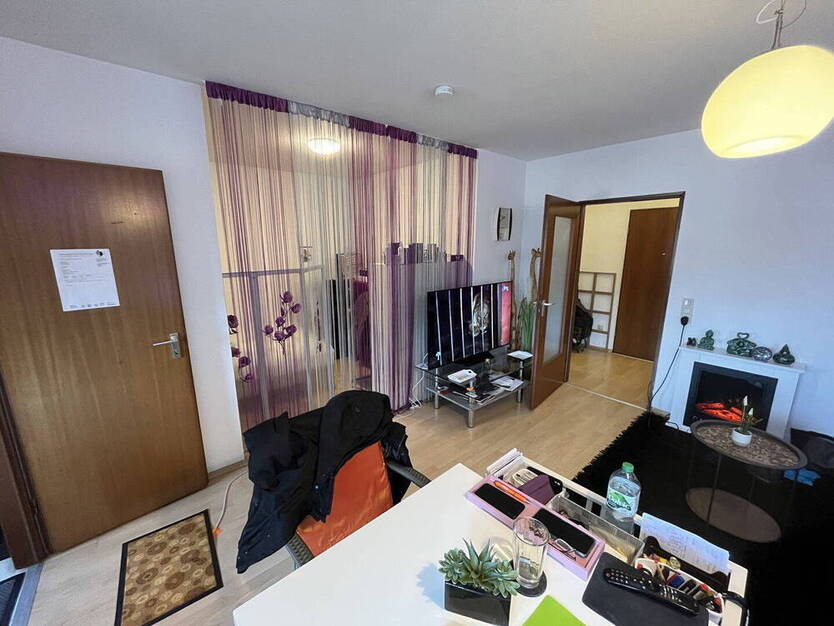 1,5 Zimmer Apartment direkt an U35 mit Balkon und Küche