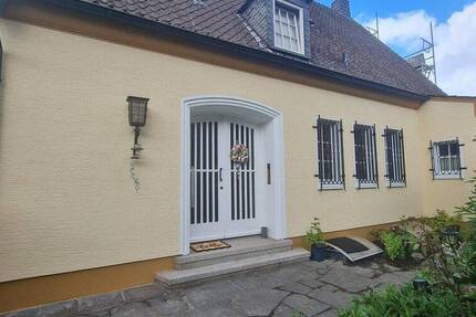Haus Duisburg Hochemmerich - 9 Zimmer, 220 m&sup2;, 657.000&euro; | Angebot:26900580