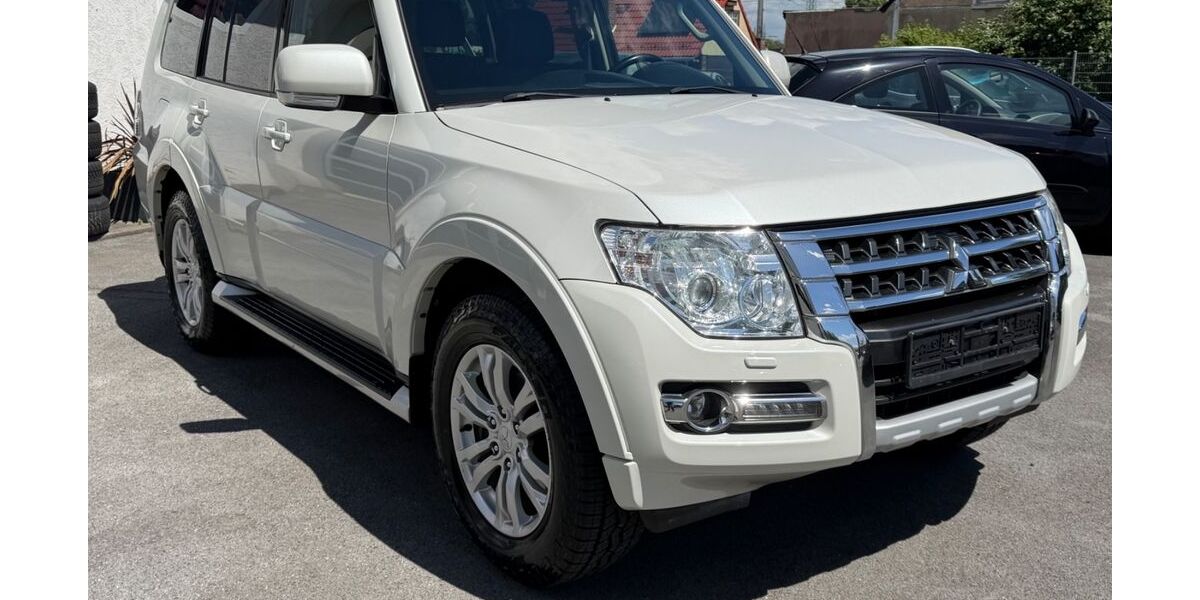 Mitsubishi Pajero 247.000 km 18.888 &euro; Düsseldorf 40231