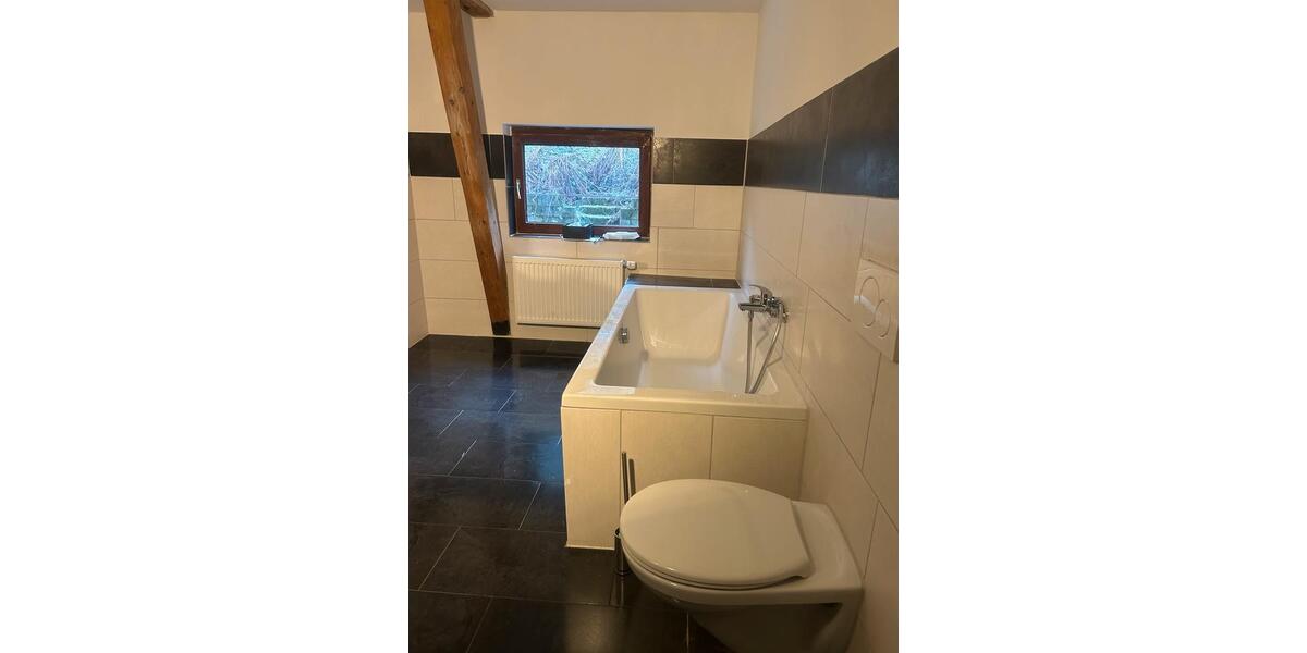 Etagenwohnung Velbert Langenberg - 4 Zimmer, 120 m&sup2;, 1.250&euro; | Angebot:25304052