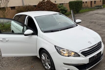 Peugeot 308 207.963 km 4.690 &euro; Essen 45329