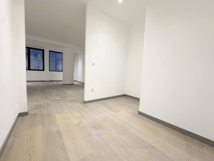 Etagenwohnung Oberhausen Altstadt-Süd - 2 Zimmer, 127 m&sup2;, 1.050&euro; | Angebot:26929888