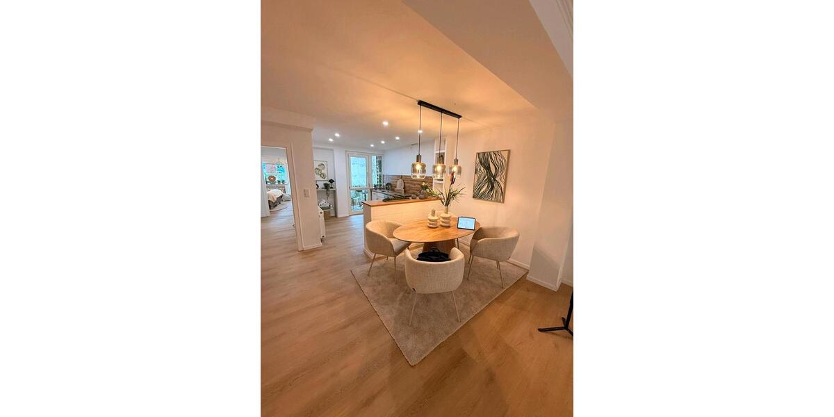 Sanierte Eigentumswohnung ohne Maklergebühr in 47198 Duisburg 3 zimmer