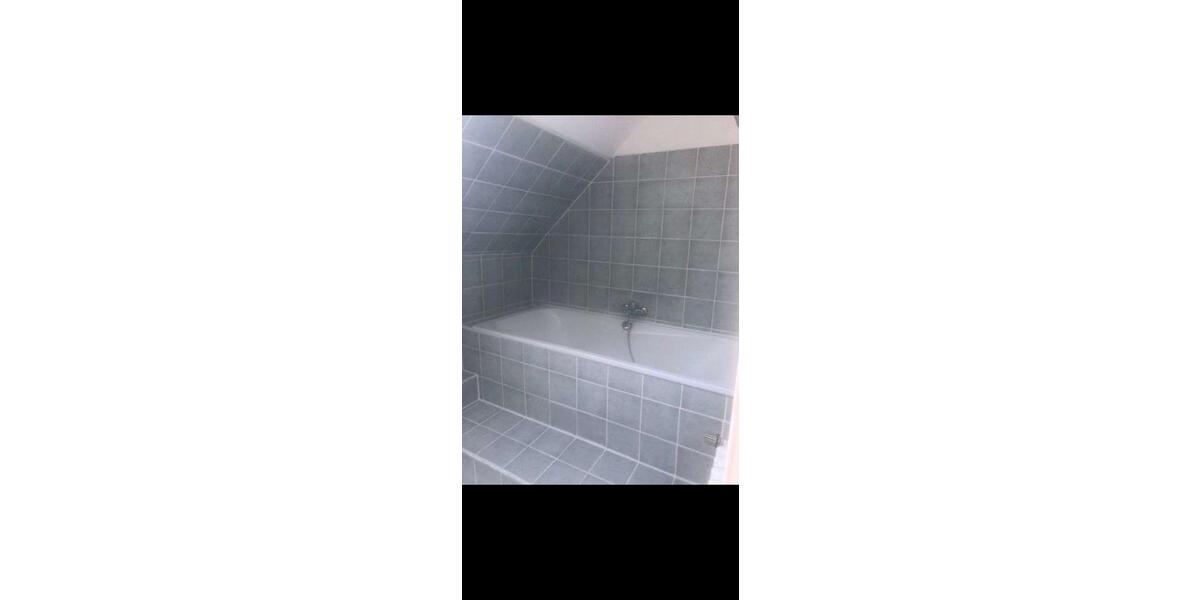 Dachgeschoßwohnung Duisburg Großenbaum - 2.5 Zimmer, 67 m&sup2;, 930&euro; | Angebot:26439729