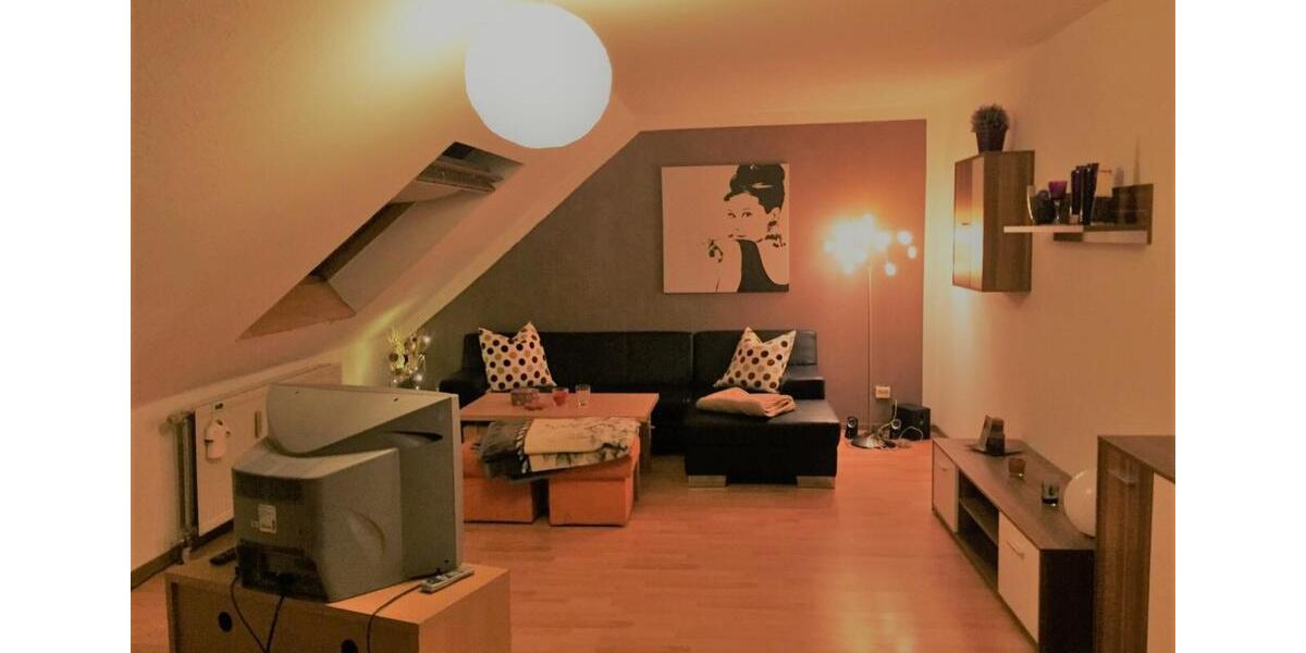Dachgeschoßwohnung Duisburg Mittelmeiderich - 2 Zimmer, 50 m&sup2;, 450&euro; | Angebot:25025775