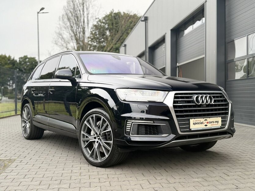 Audi Q7 3.0 TDI e-tron quattro / Panorama / Kamera 179.000 km 31.500 € Mönchengladbach 41066