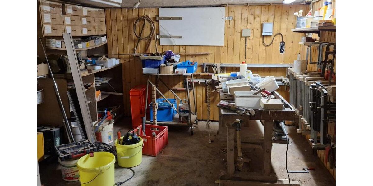 Ihr Zuhause. Ihr Projekt. Raum und Werkstatt inklusive. 2 zimmer