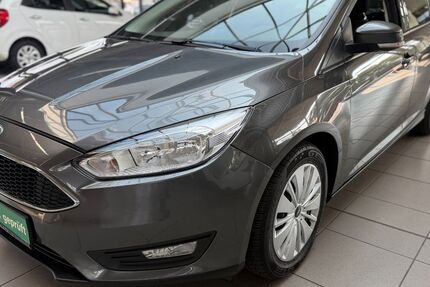 Ford Focus 156.000 km 9.890 &euro; Bottrop 46236