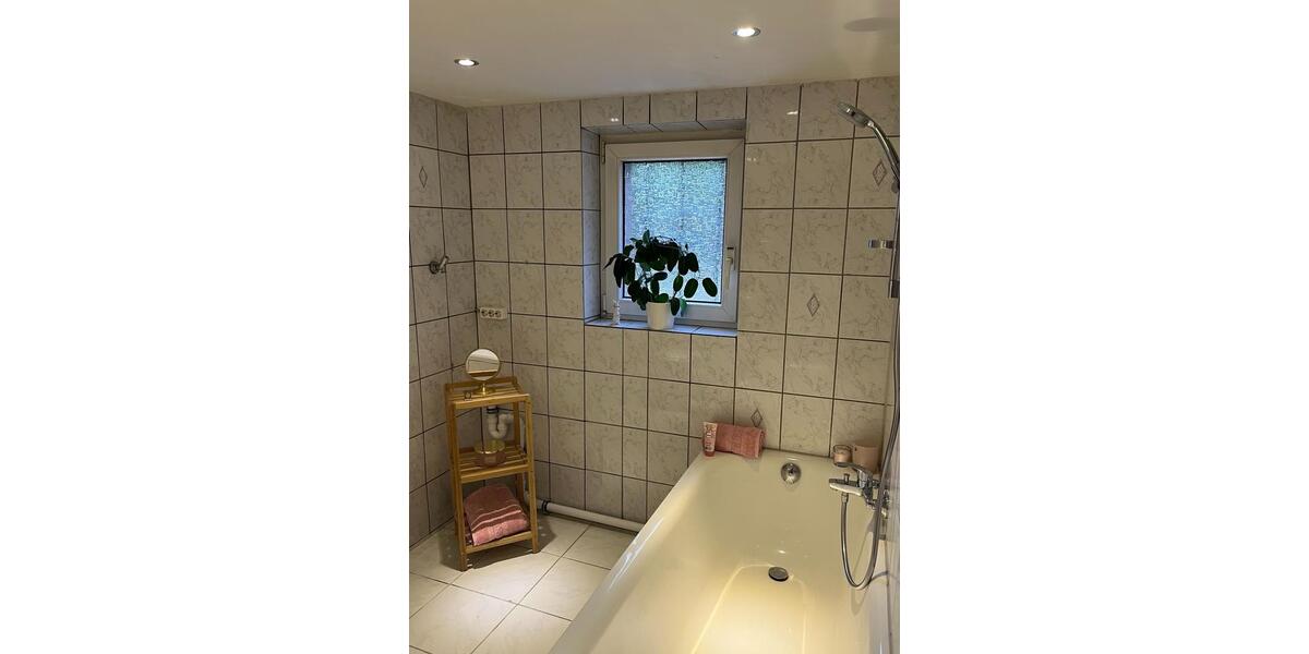 Etagenwohnung Duisburg Großenbaum - 2 Zimmer, 80 m&sup2;, 670&euro; | Angebot:25510501