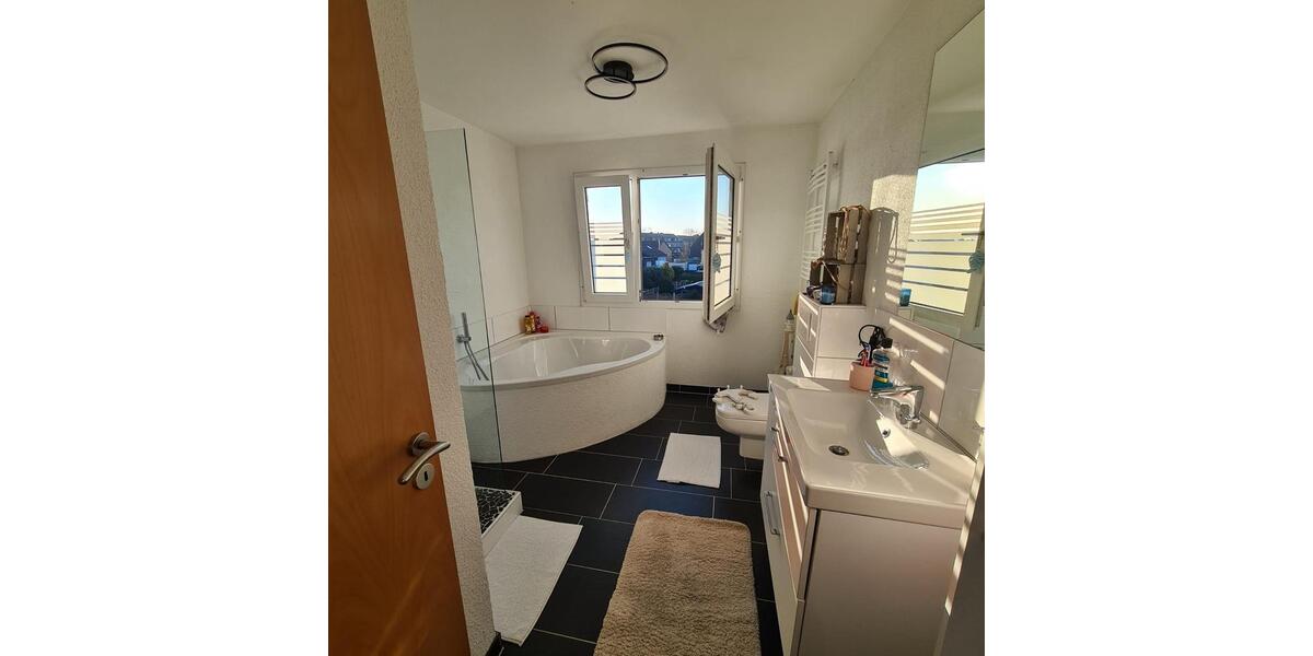 Etagenwohnung Essen Stadtbezirk VI - 3.5 Zimmer, 85 m&sup2;, 700&euro; | Angebot:25633238