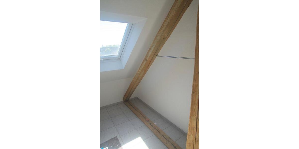 Dachgeschoßwohnung Essen Stadtbezirk V - 2 Zimmer, 80 m&sup2;, 500&euro; | Angebot:26367883