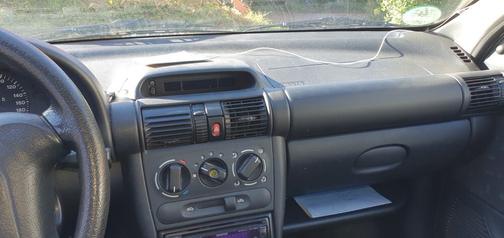 Opel Corsa B Swing 99.371 km 1.400 € Dorsten 46284