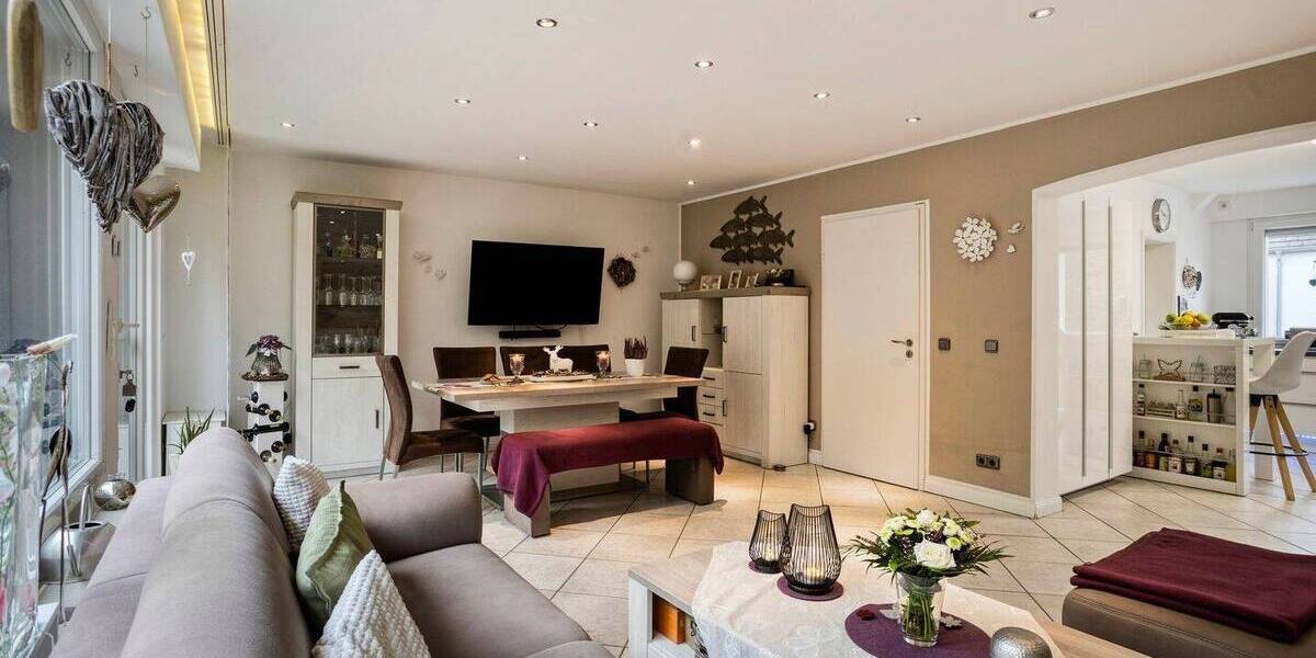 Reihenendhaus Mülheim an der Ruhr Mitte-Ost - 7 Zimmer, 184 m&sup2;, 559.000&euro; | Angebot:23935655