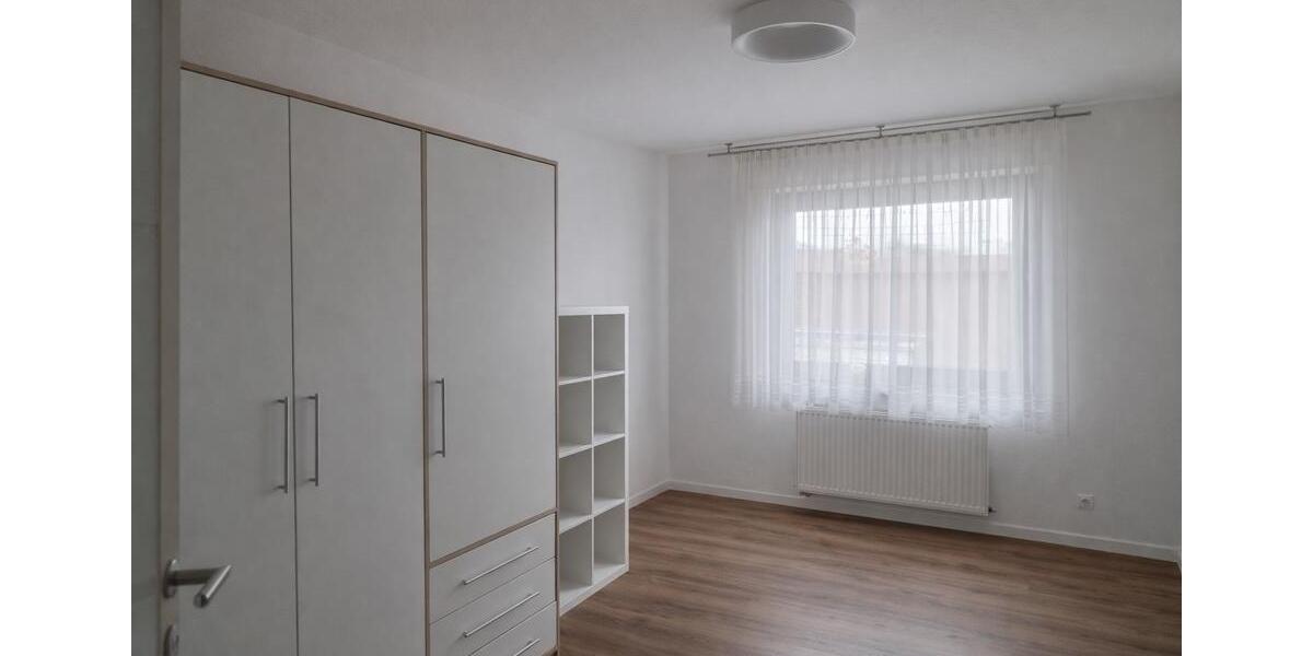 Reihenhaus Moers Rheinkamp - 4.5 Zimmer, 110 m&sup2;, 398.000&euro; | Angebot:24845277