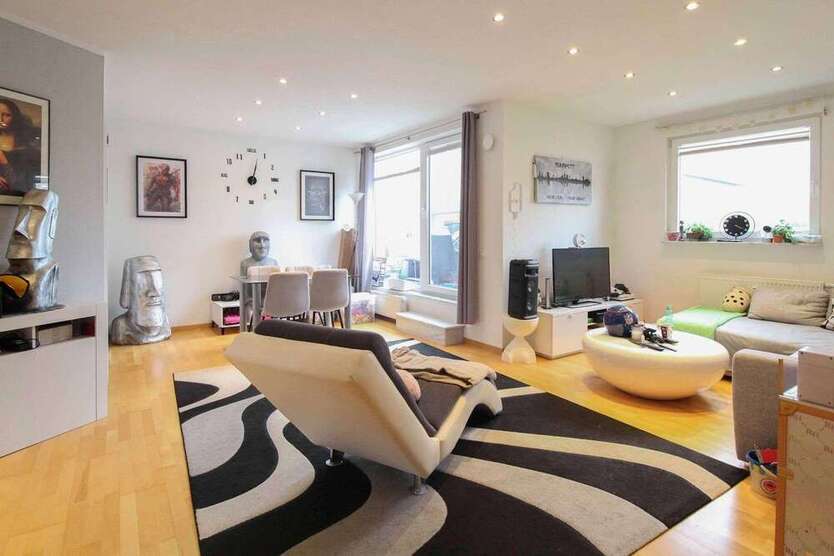 Wohnung zum Kaufen in Duisburg 195.000 € 73.11 m²