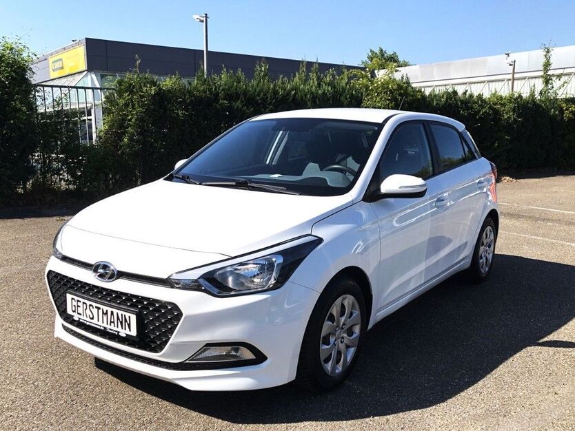Hyundai i20 51.991 km 10.480 € Düsseldorf 40589