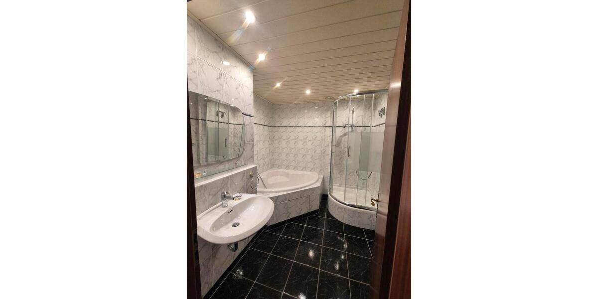 Dachgeschoßwohnung Duisburg Hochheide - 2 Zimmer, 90 m&sup2;, 896&euro; | Angebot:26200652