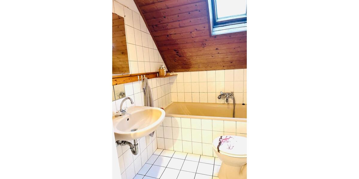 Dachgeschoßwohnung Essen Stadtbezirk III - 3 Zimmer, 72 m&sup2;, 799&euro; | Angebot:26374106