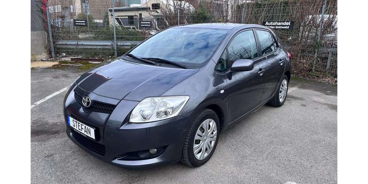Toyota Auris 123.800 km 5.000 &euro; Neuss 41472