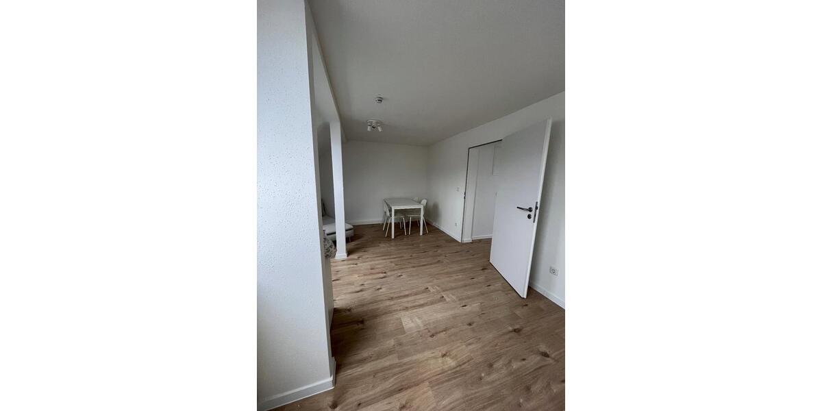 Dachgeschoßwohnung Krefeld Cracau - 1 Zimmer, 36 m&sup2;, 475&euro; | Angebot:25613643